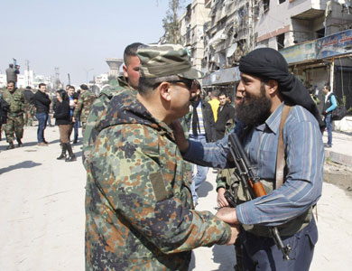 الهدنة في سوريا تعيد ملف المصالحات الكبرى للواجهة من حماة الى درعا