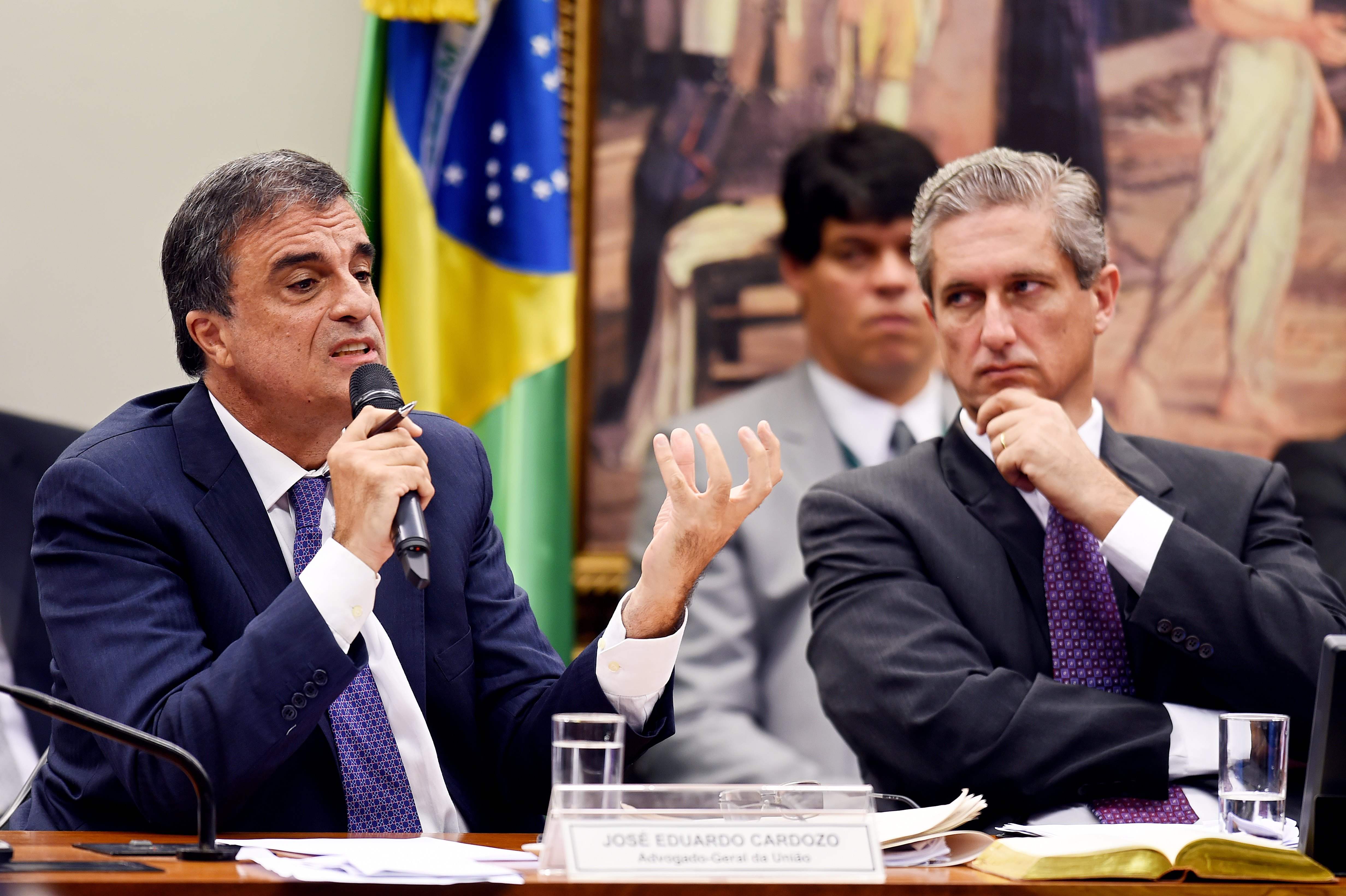 Gobierno brasileño pide a justicia a anular juicio político contra Rousseff
