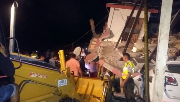 Ecuador: La cifra de muertos por el terremoto sube drásticamente; más de 230 muertos