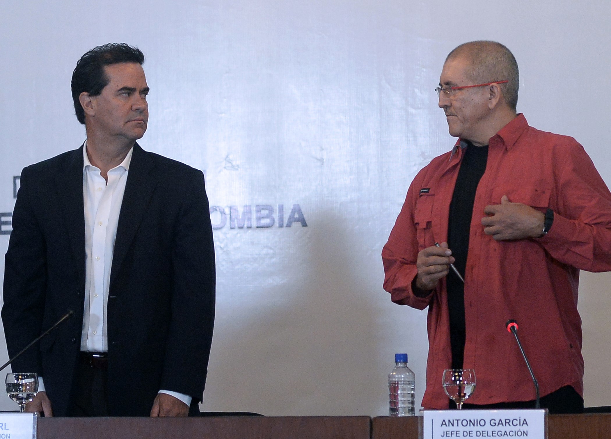 ELN y Colombia se reúnen de nuevo para fijar la fecha de la instalación de la mesa de diálogos
