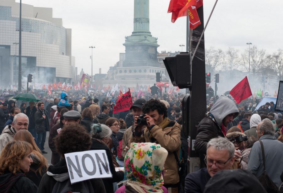 French Police Attack Anti-Labor Reforms Protesters