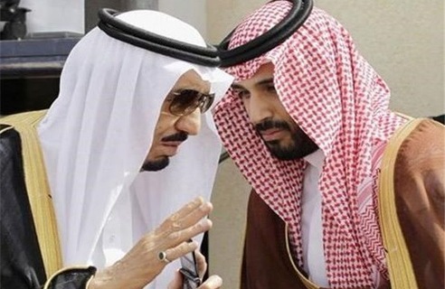 Informe: el rey saudí planea retirarse a favor de su hijo Mohamad bin Salman