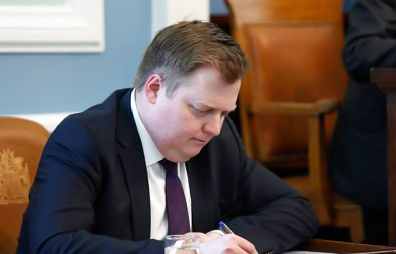 Iceland’s PM First Victim of Panama Papers Leaks