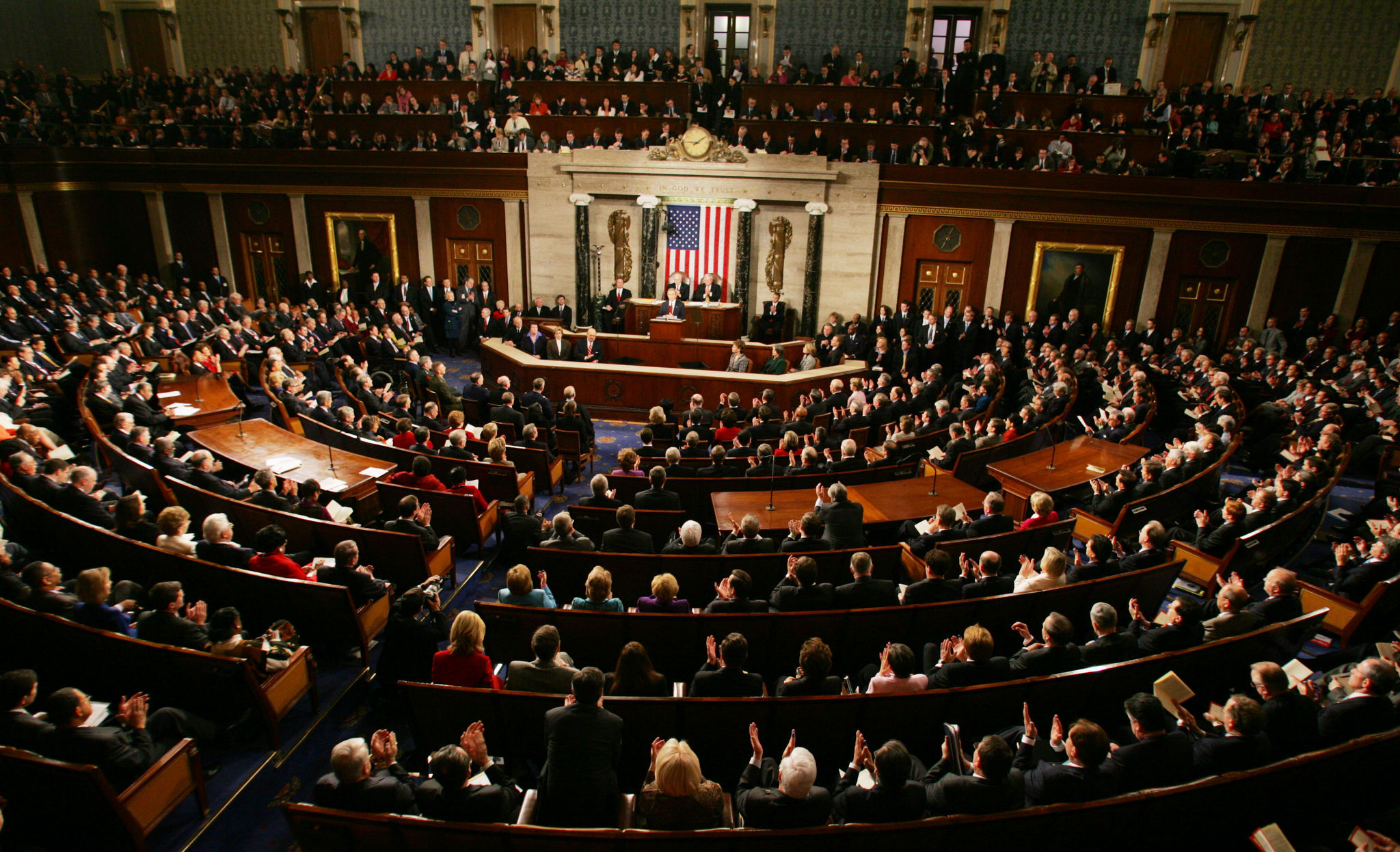 أعضاء من الكونغرس الامريكي يشنون هجوما على السعودية متهمين الأخيرة بالارهاب