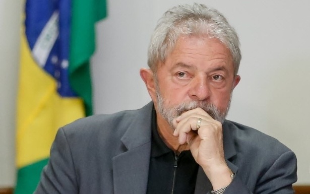 Fiscalía brasileña pide investigar a Lula da Silva por caso de Petrobras
