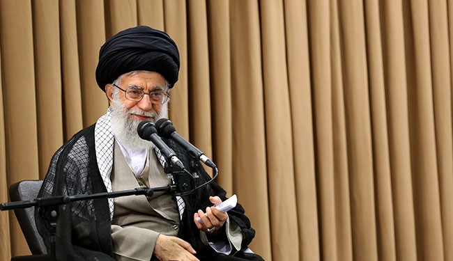 قائد الثورة الإسلامية: لو مزقت أمريكا الإتفاق النووي فإننا سنحرقه