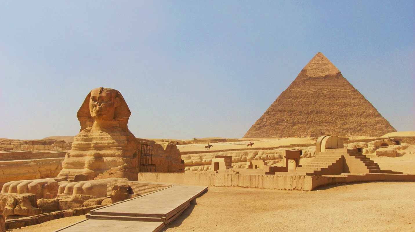 داعش يتوعد بهدم الاهرامات المصرية