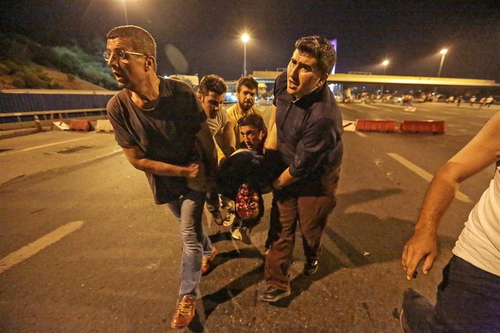 Death Toll from Turkey’s Failed Coup Jumps to 265; over 1,400 Injured, 2,800 Arrested