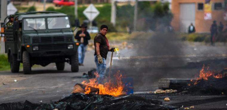 Paro de camioneros en Colombia deja más heridos