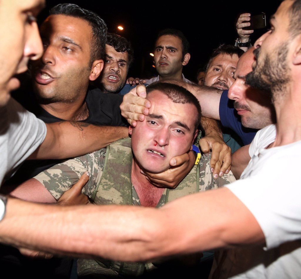 Turkey’s Pro-Coup Soldiers Beaten, Beheaded: Graphic Image