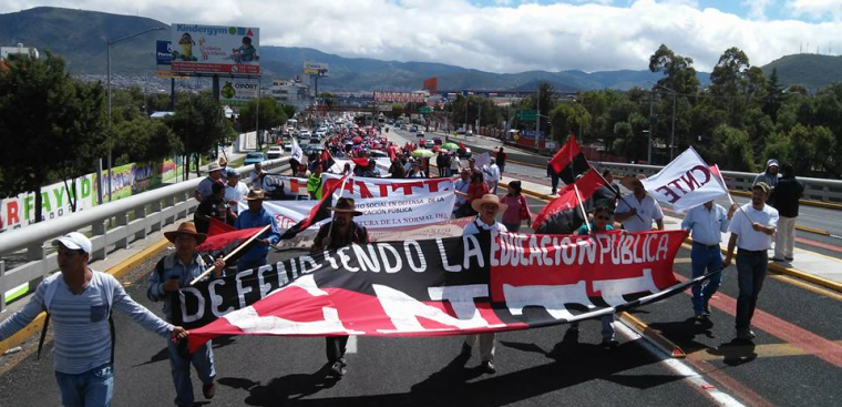 Maestros mexicanos siguen protestas para abolir la reforma educativa