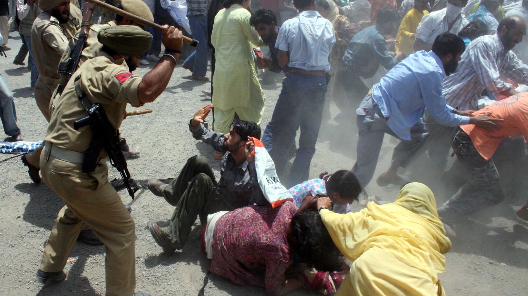 Las botas usurpadoras y las cabezas inocentes en Cachemira