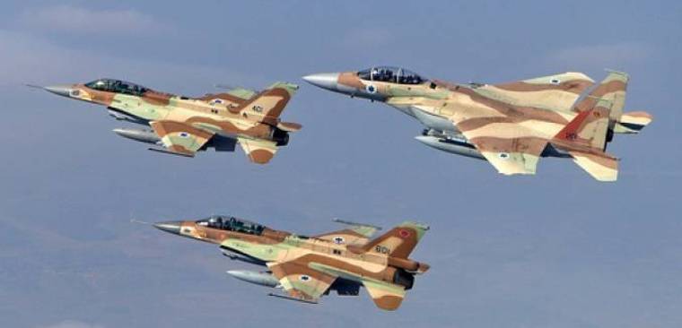 Aviones de combate israelíes bombardean varias zonas en los altos de Golán