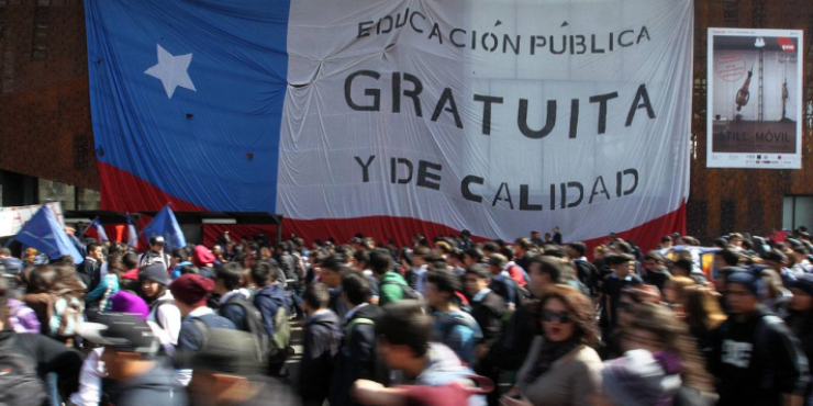 Sondeo: Mayoría de chilenos está en contra de reforma educativa impulsada por Bachelet