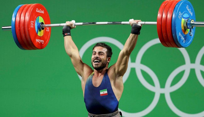 الرباع الإيراني رستمي يحرز أول ميدالية ذهبية لدول الشرق الأوسط.. ويهديها للإمام الرضا(ع)
