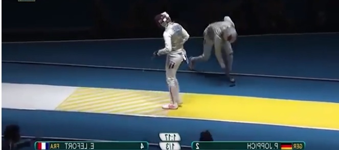 موبايل يسقط من جيب مبارز فرنسي في أولمبياد ريو دي جانيرو+بالفيديو