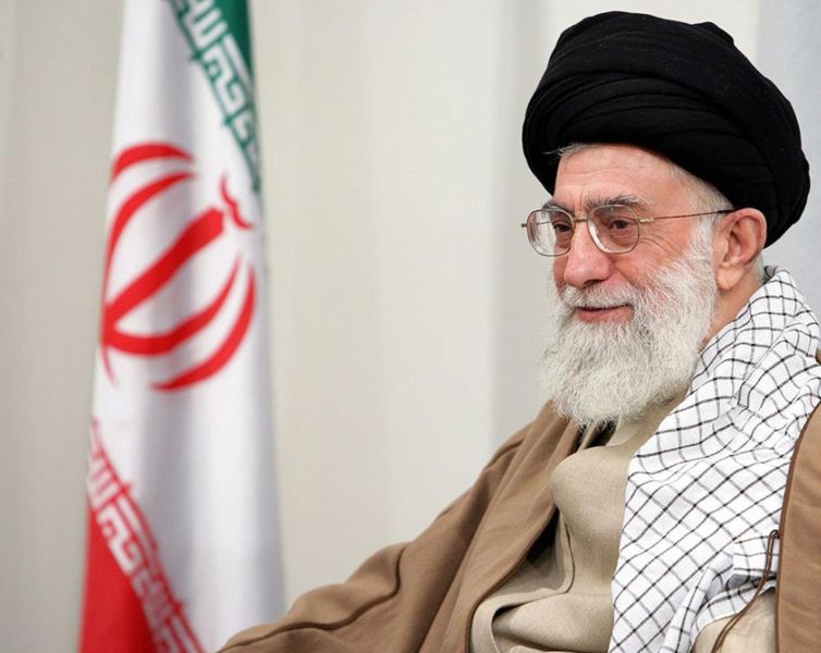 القائد العام للثورة الإسلامية في إيران: الثورة الاسلامية شكلت زلزالاً شديداً هز أركان نظام الهيمنة