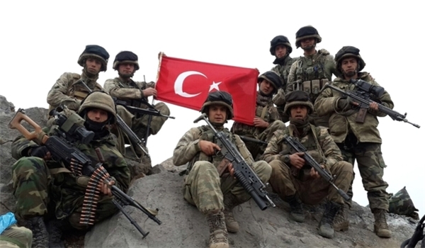 Fuerzas especiales de Turquía entran en Siria para luchar contra Daesh