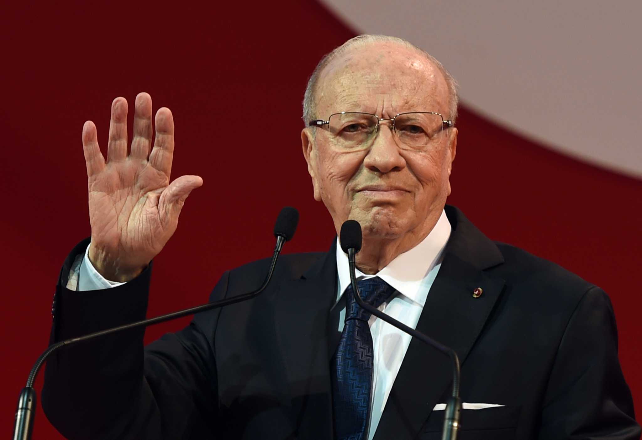 الرئيس التونسي يقترح وزيراً تم حجب الثقة عنه ليكون رئيساً مقبلاً للوزراء