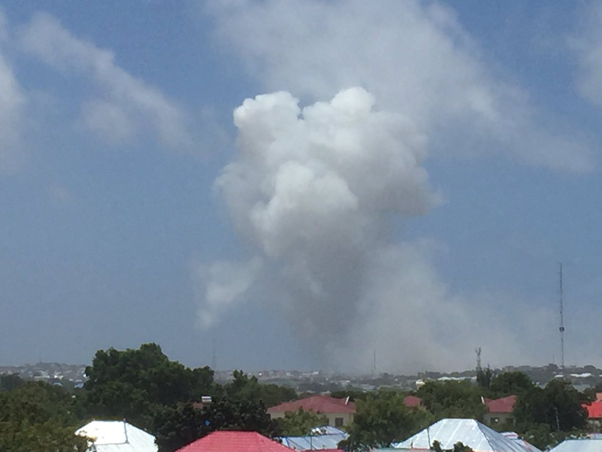 Suicide Car Bomb Explodes Near presidential Palace in Mogadishu, Somalia
