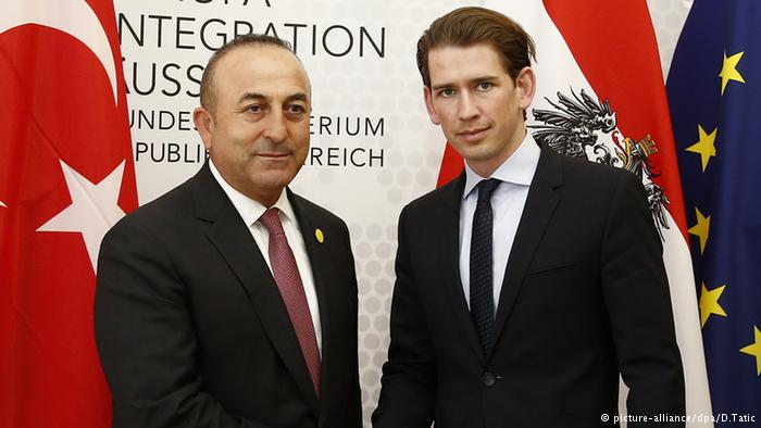 تنش در روابط ترکیه و اتریش + وزیر خارجه ترکیه سران اتریش را نژادپرست خواند
