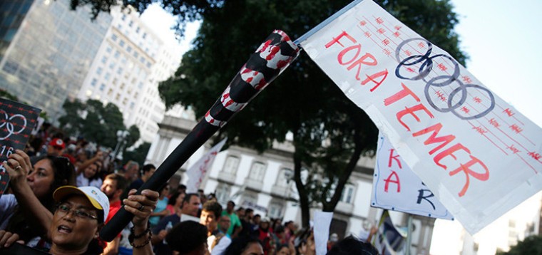 Brasileños siguen manifestando contra Temer en medio de los JJOO Río 2016