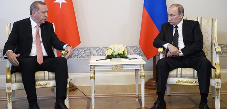 Erdogan se reúne con Putin para retomar las relaciones Ankara-Moscú