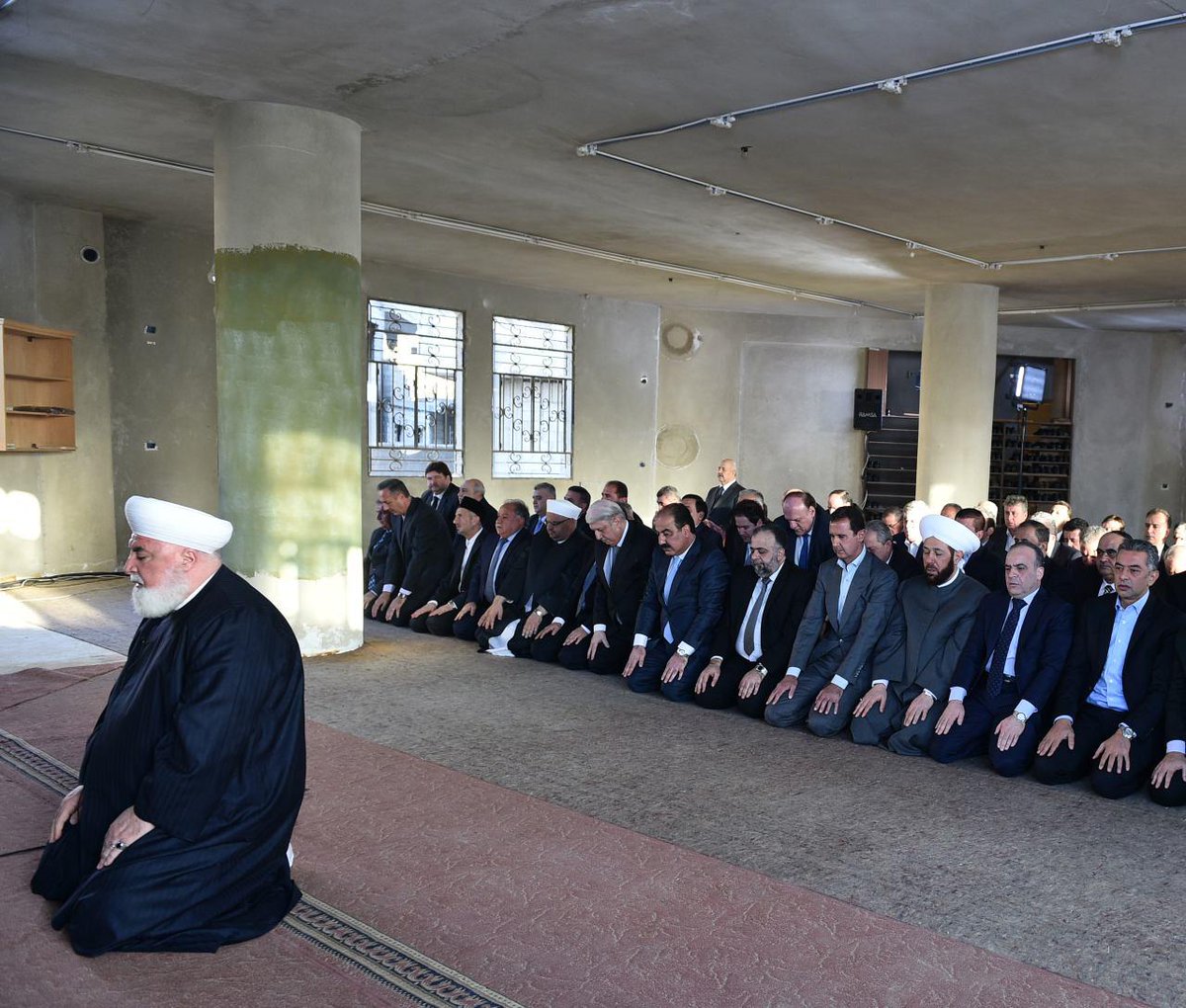 Syrian President Attends Eid Prayers in Darayya