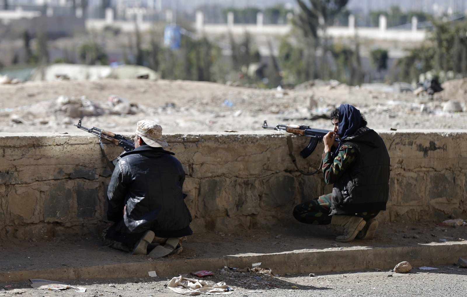 Fighting Rages as Saudi Coalition Intensifies Strikes across Yemen