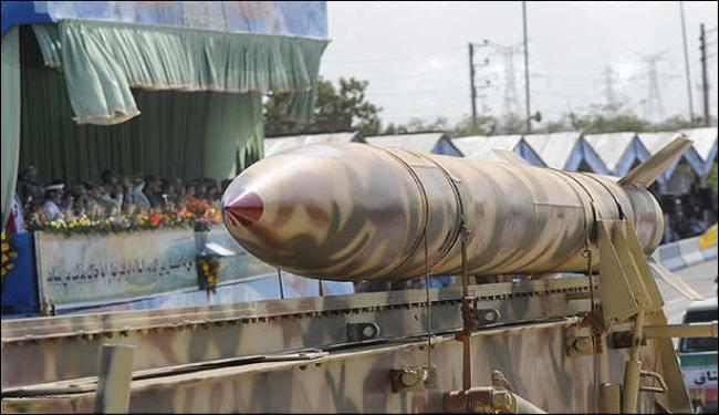ايران تخرج صاروخ "ذو الفقار" من غمده خلال استعراض عسكري كبير