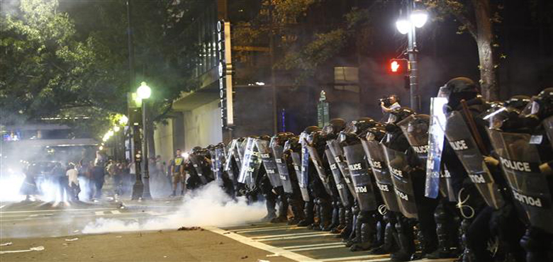 امریکا، مظاہروں کے بعد ہنگامی حالت کا اعلان