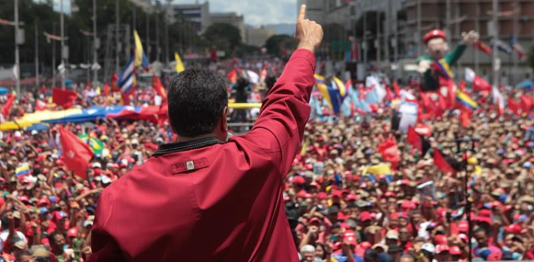Venezolanos marchan en defensa de la Revolución Bolivariana