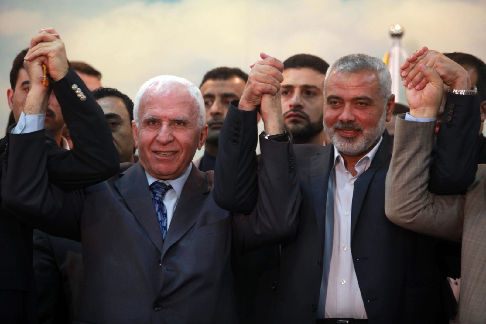 Palestinians Welcome Hamas, Fatah Reconciliation Deal