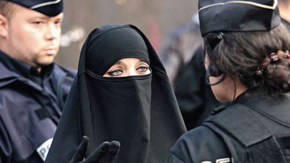 Full Facial Covering Banned for Muslim Women in Quebec, Canada