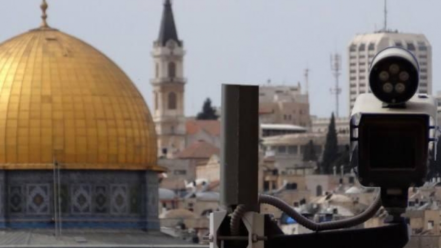 الاحتلال الاسرائيلي ينصب كاميرات جديدة بالاقصى، والمقدسيون ينتفضون