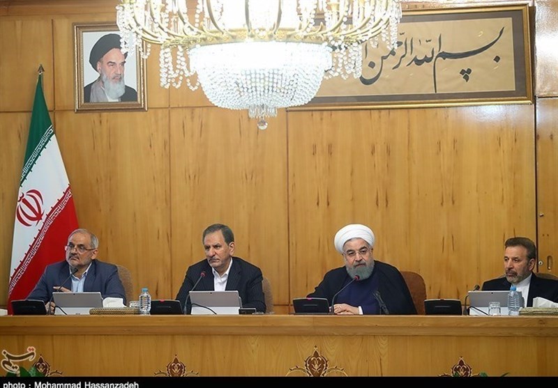 الرئيس روحاني: تواجد القوى الأجنبية في المنطقة يؤدي فقط الى التصعيد فيها وفتح سوق لبيع الأسلحة