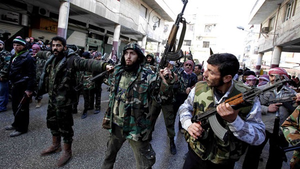بعد تحرير الجيش السوري للبوكمال، امريكا تسرح "الجيش الحر" في التنف