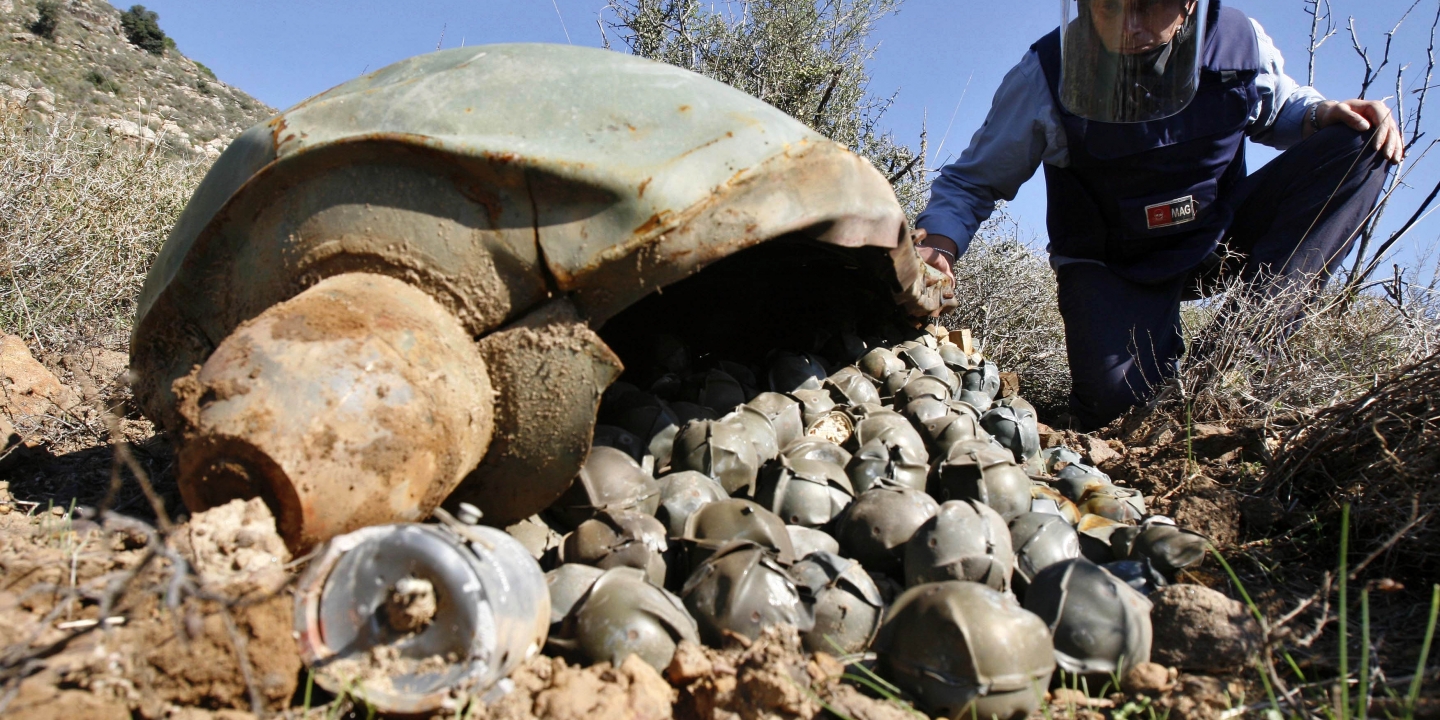 UK Sold 500 Cluster Bombs to Saudi Arabia in 1980s: Defense Minister