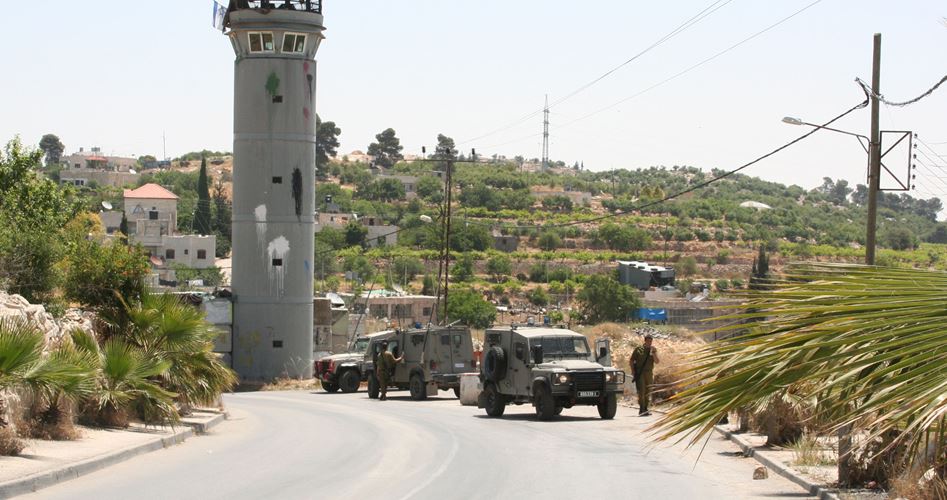 Palestinian Resistance Fighters Attack Israeli Army Post in Qalqilya