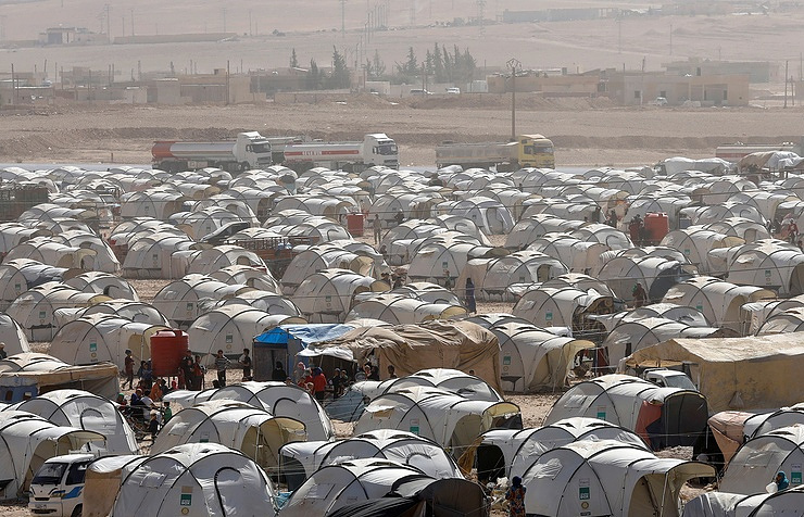 Over 50,000 Syrian Refugees Trapped in Al-Tanf Area Sealed by US