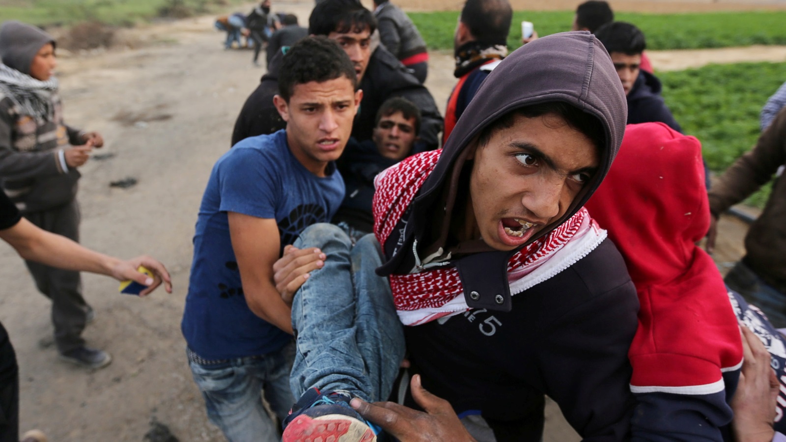 تواصل الاشتباكات بالضفة والاحتلال يقصف غزة