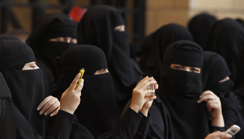 Wahhabi Women Spreading Hate Online, German Intelligence Warns
