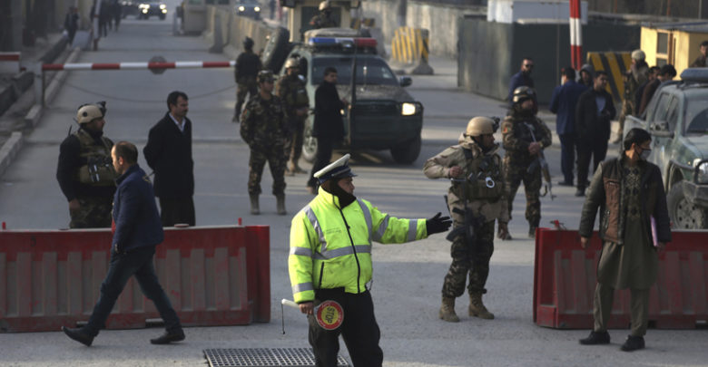 عشرات القتلى والجرحى في هجوم انتحاري وسط كابول