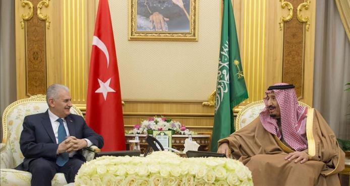 Arabia Saudí aumenta lazos con Turquía tras enfriamiento de relaciones con los EAU