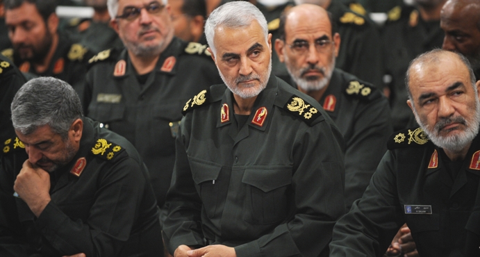 Jefe de la CIA admite haber enviado carta al general Soleimani