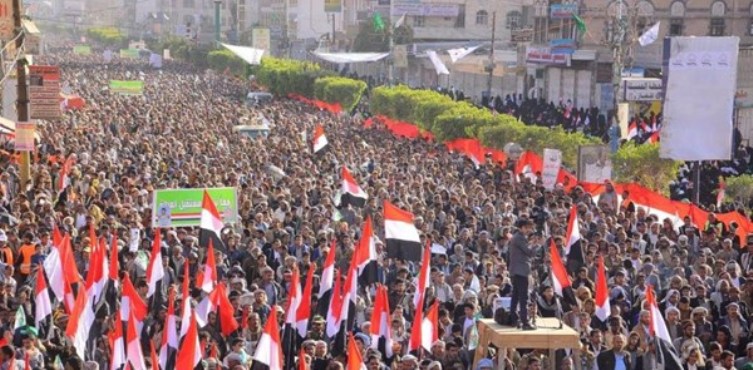 Yemeníes marchan para celebrar fracaso de recientes conspiraciones