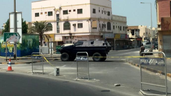 بعد 200  يوم من حصار الدراز في البحرين الاعتصام مستمر امام منزل الزعيم الديني عيسى القاسم