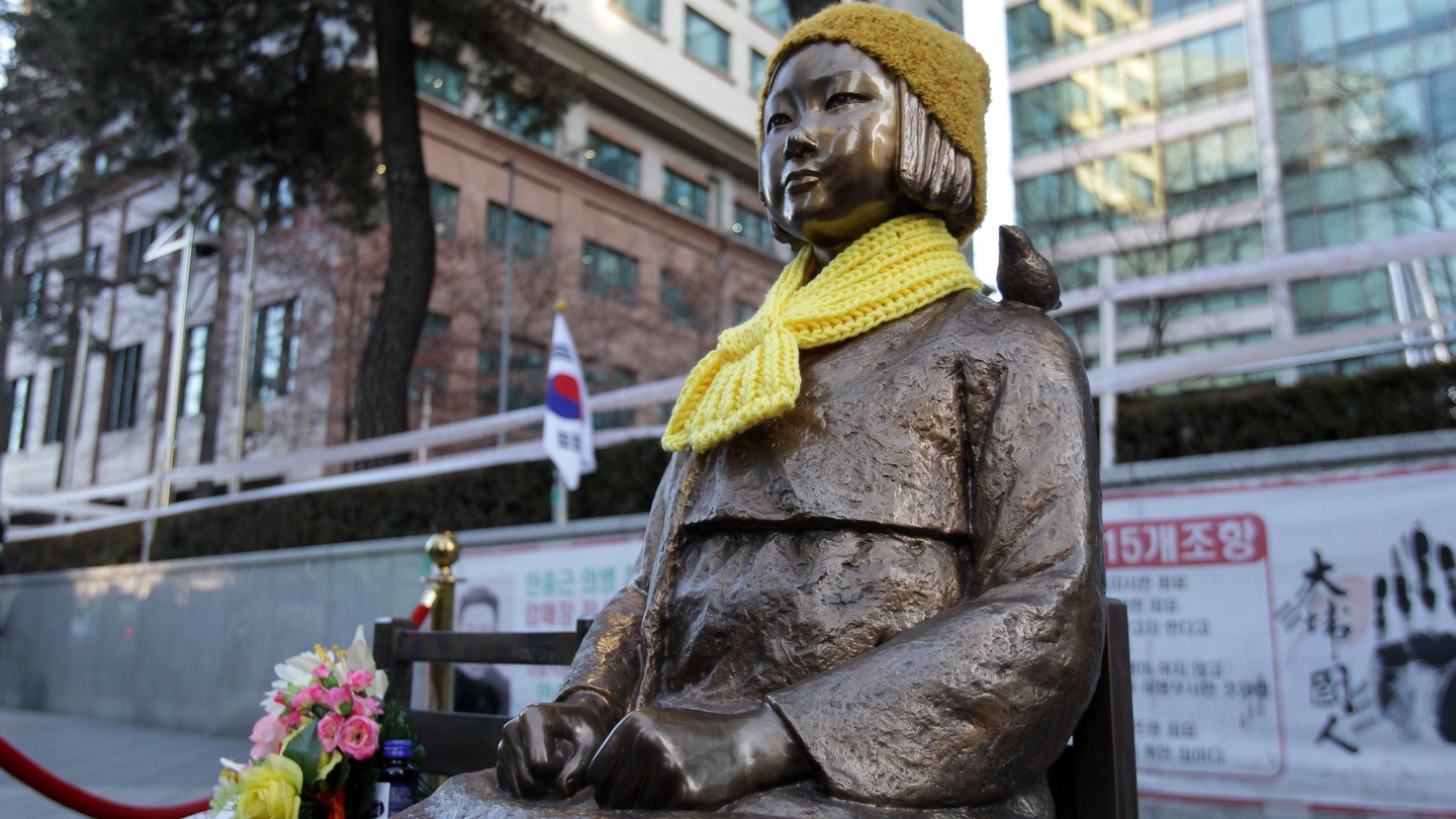 Japón suspende sus lazos con Corea del Sur por una polémica estatua