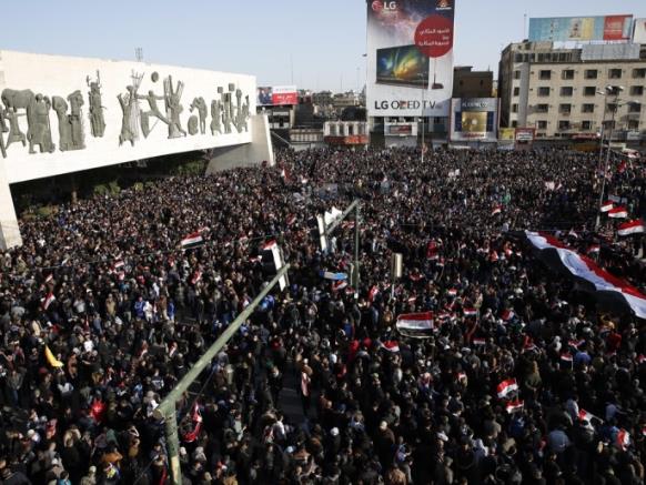 بالصور... أنصار السيد مقتدى الصدر ينظمون مظاهرة صامتة في العراق