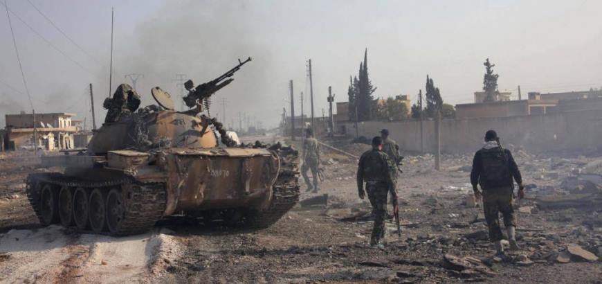 معارك عنيفة في دير الزور والجيش السوري يتصدى لتحركات داعش على محاور القتال